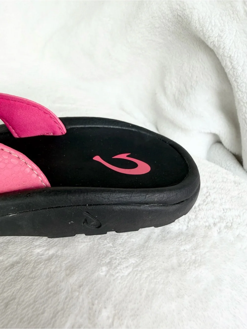 OLUKAI GIRLS' KULAPA KAI SANDAL/BIKINI PINK BLACK YOUTH SIZE 4 -5.